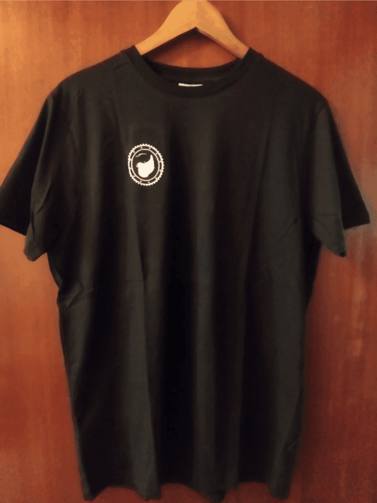 Camiseta Beard One Bordado Orgánica Negra delante